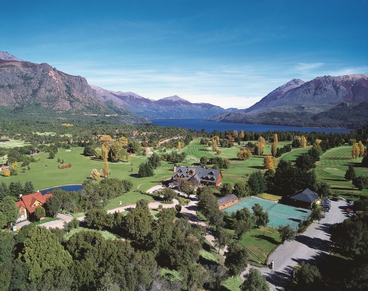 Lotes y departamentos en venta en Bariloche con vistas al lago y servicios de club house