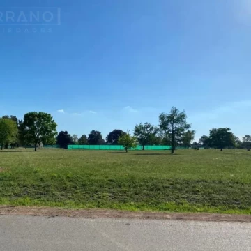 Venta lote de 1071m2 en Barrio Mirabosques, Cardales