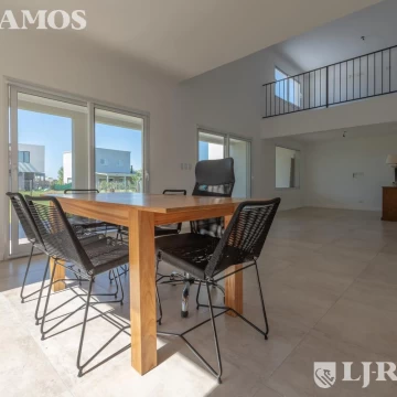 Casa en venta Barrio Puerto EL Canton 250.000 Finalizada