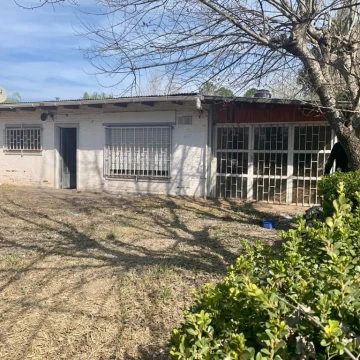 Venta casa 2 dormitorios con cochera - Garita 16, Funes 