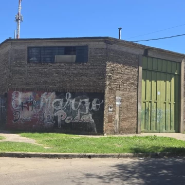 Venta Galpón Esquina Iriondo y Galvez a mts de Bv. 27 de Febrero Dos Galpones Juntos o Separados