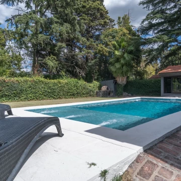 Hermosa Casa Quinta con Parque, Pileta Quincho Cerrado, Cochera cubiertas!!!