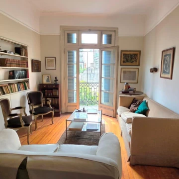 Departamento en venta en Caballito. 2 dormitorios 1 baño Luminoso Apto profesional