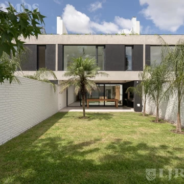 Casa triplex en venta en Béccar