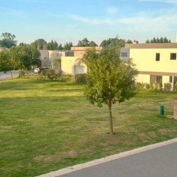 Venta lotes en Lagoon Pilar unico zona casas