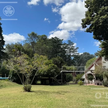 Quinta única en venta en Abasto de 9000 mts con arboleda añeja y amplio terreno. Acepta Financiación