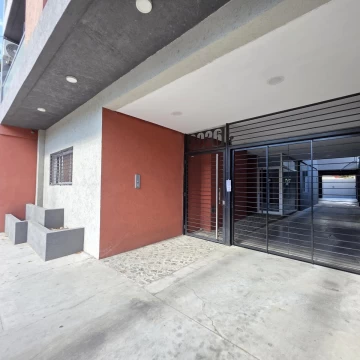Departamento dos ambientes - Con Cochera - Venta - Chilavert - Frente.