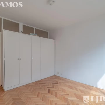 Departamento en Retiro, monoambiente con baño y cocina integrada, apto profesional! Reciclado!