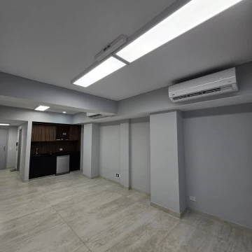 OFICINA EN ALQUILER 52 M² -MICROCENTRO - AMENITIES - COCHERA
