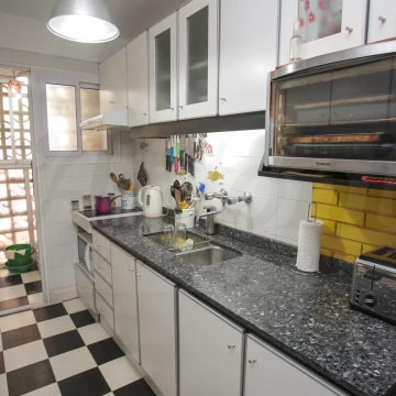 4 ambientes con balcón y toilette, cómodo y funcional