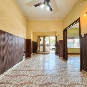 Av. Provincias Unidas  al 1100 - Casa en venta de 4 dormitorios - Rosario Belgrano