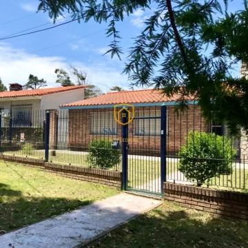 Casa de en venta en Atlántida con 3 dormitorios