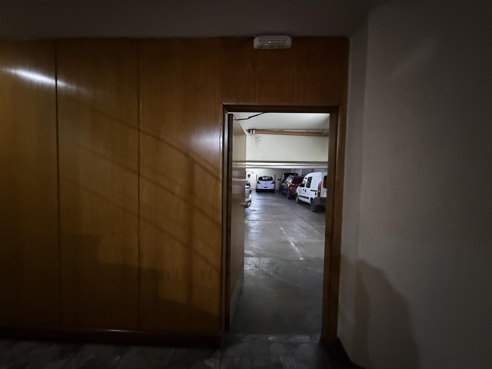 Ingreso p/planta baja a la cochera