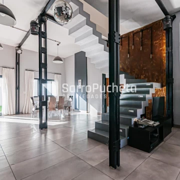 Venta casa 4 ambientes con cochera en Haedo Sur