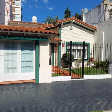 VENTA DE CASA 4 AMBIENTES EN RAMOS MEJIA APTO CREDITO