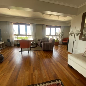 Venta departamento 5 ambientes con cocheras zona Plaza Mitre