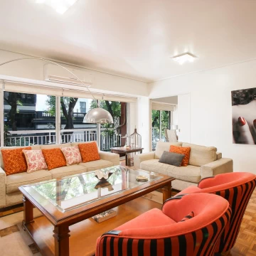 Departamento de 4 ambientes c/cochera y dependencia de servicio en Belgrano