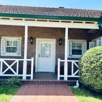 Casa 4 ambientes en Venta en Monte Grande. Apto Crédito.