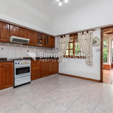 Venta casa 3 ambientes con jardin y parrilla en Palomar