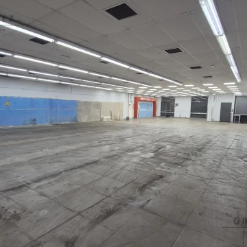Local 1100 m2 MIXTURA 3 - Boca - ALQUILER