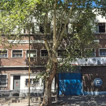 Local en Barracas de 1.000 m2 con entrada semi  - ALQUILER