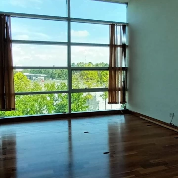 Oficina Alquiler o venta.  Edificio Bureau. Frente, 4 amb.