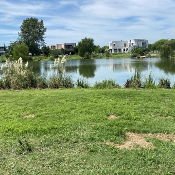 Terreno al Lago en Venta El Cantón Norte - Escobar  Negociable