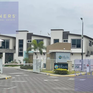 VENTA DE CASA VILLAS LA RIADA DE LA URBANIZACION LA ROMAREDA -  POR ESTRENAR (LM)