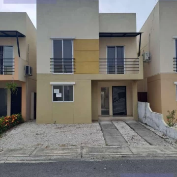 VENTA CASA AMPLIA DE ESTRENO EN LA GRAN VITTORIA (DB)