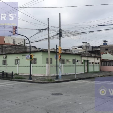 VENTA DE CASA ESQUINERA EN SUROESTE (GV)