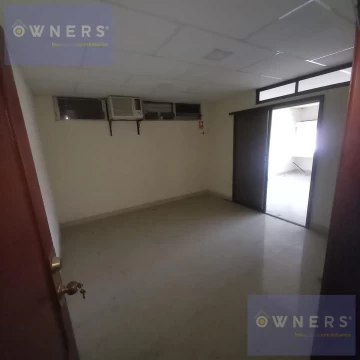 VENTA O ALQUILER DE OFICINA EN EL CENTRO DE GUAYAQUIL. (RS)