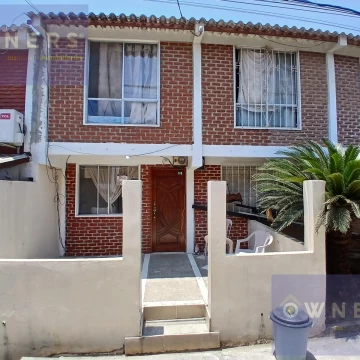 VENTA CASA URB. BEATA MERCEDES MOLINA (RS)