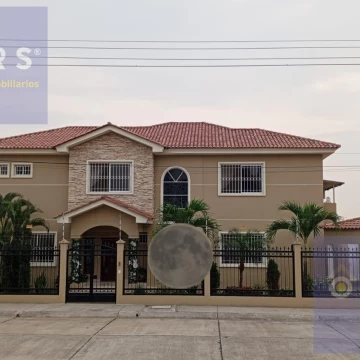 VENTA CASA CON PISCINA CONDADO VICOLINCI  (AGE)