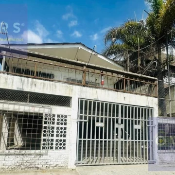 VENTA DE PROPIEDAD RENTERA COMERCIAL EN CENTRO MALECON DE PLAYAS (JL