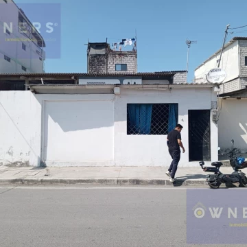 VENTA CASA AV. 9NA Y 3 DE NOVIEMBRE, CENTRO DE PLAYAS (AR)