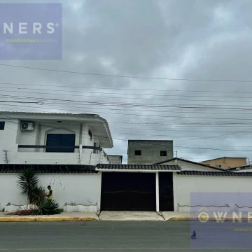VENTA CASA RENTERA EN SALINAS CERCA DEL COLEGIO RUBIRA (AA)