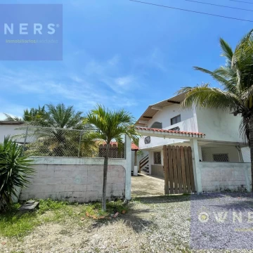 VENTA CASA DE DOS PISOS EN PLAYAS, VIA A DATA (LM)