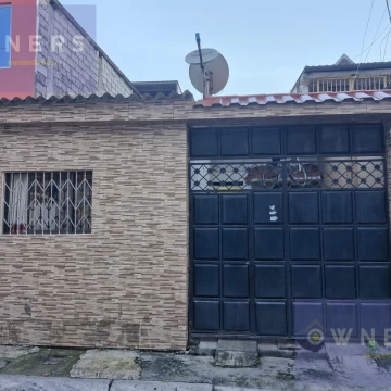 VENTA CASA RENTERA EN LAS ORQUIDEAS CERCA A TÍA Y AV. PRINCIPAL (CMC)