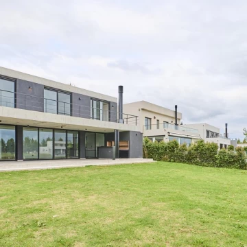 Venta Casa 4 habitaciones a la laguna con jardin y parrilla en Escobar
