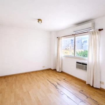 Departamento Dos Ambientes Luminoso, APTO CRÉDITO- En Venta  - Balvanera