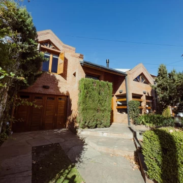 VENTA Casa 4 Ambientes con jardin en San Carlos