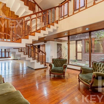 Venta Exclusiva Casa de Lujo en Casco La Plata | 5 Suites - Ascensor - 5 Cocheras - Piscina