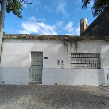 CASA AL FRENTE