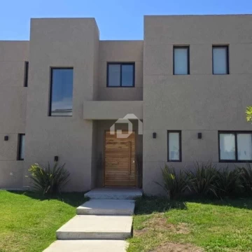 Casa  en Venta en Santa Elena, Pilar del Este, Pilar