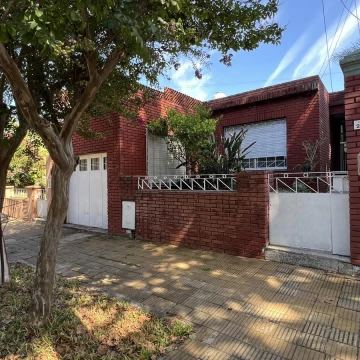 PH Tipo Casa 4 Amb en Villa Ballester con Cochera, Jardín y Quincho
