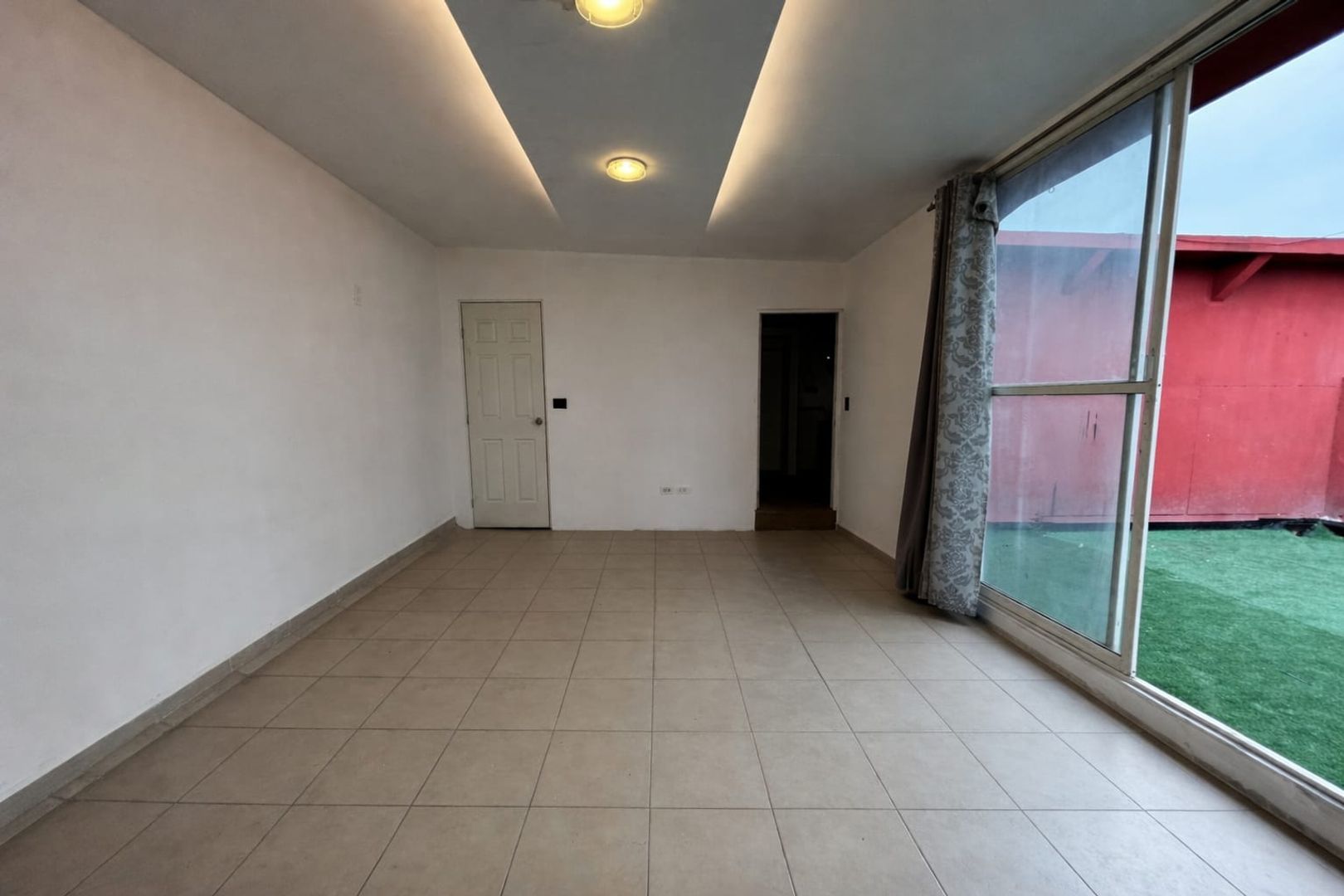 SALA ARRIBA.jpg