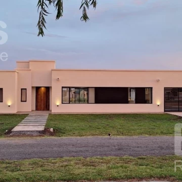 Casa en Venta A ESTRENAR en Barrio Los Juncos