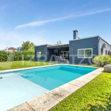 Casa en venta en Los Tacos, 3 dormitorios, jardin y pileta