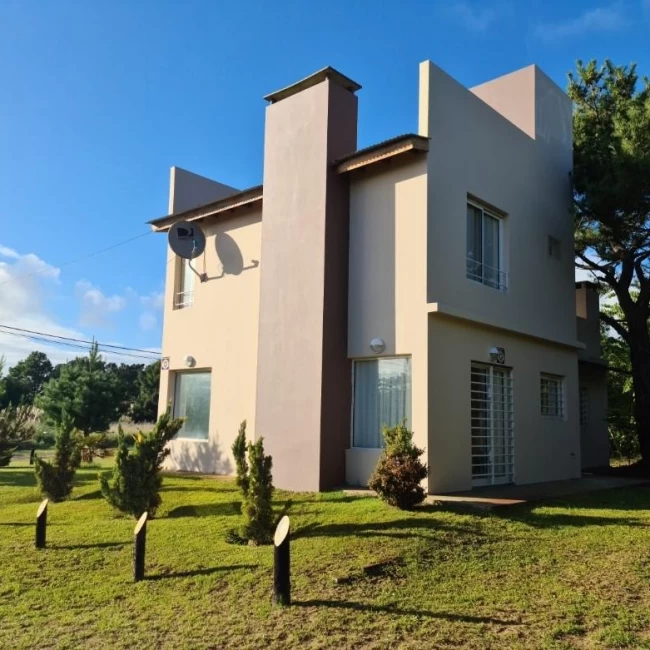 VENTA CASA 3 AMB - PARQUE Y PARRILLA - COSTA DEL ESTE - LISTA PARA HABITAR -  COSTA ATLANTICA
