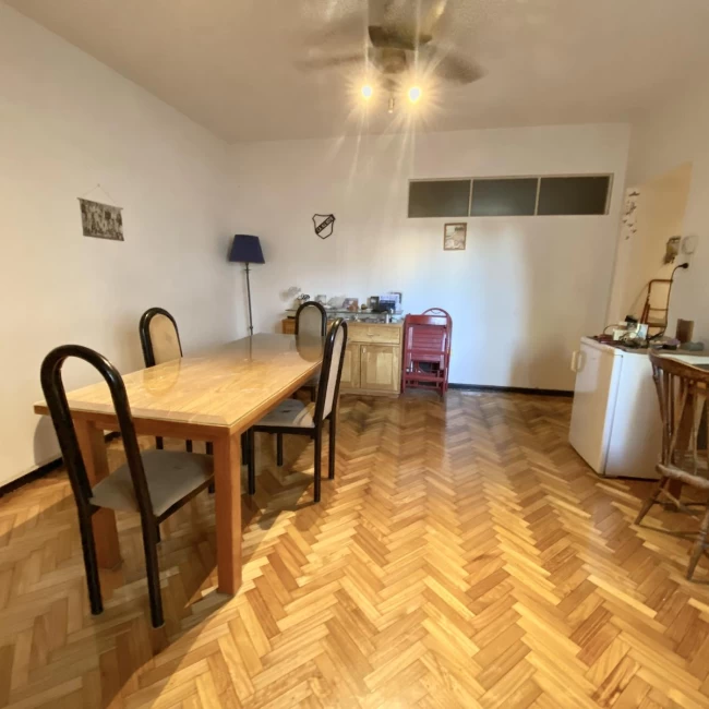 Departamento 2 ambientes amplio en Villa del Parque Venta